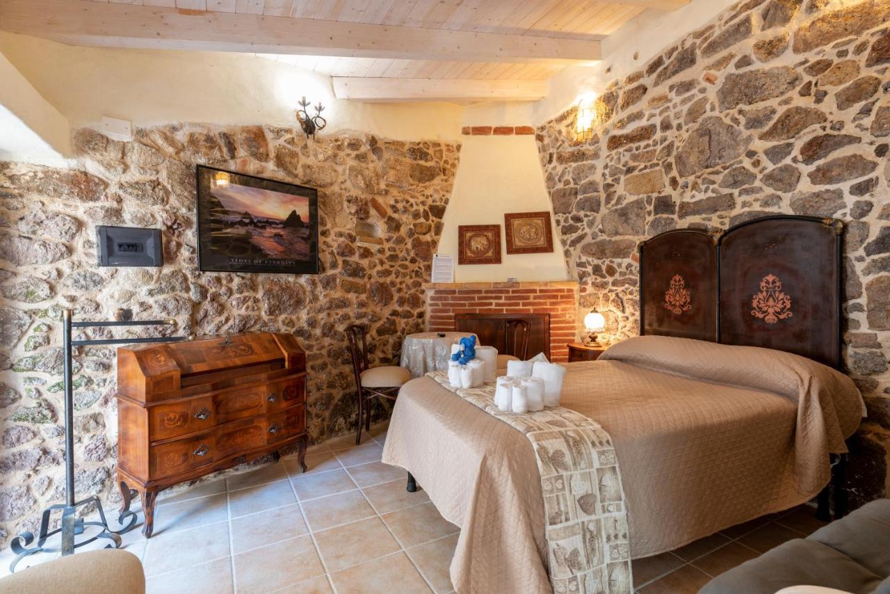 Domo Sa Barra Bed & Breakfast Sant'Antioco Bagian luar foto