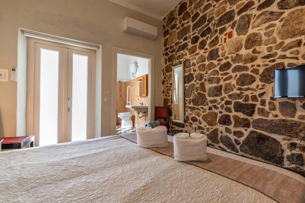 Domo Sa Barra Bed & Breakfast Sant'Antioco Bagian luar foto