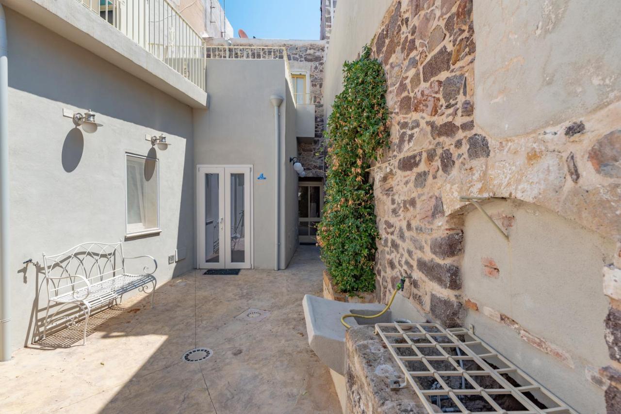 Domo Sa Barra Bed & Breakfast Sant'Antioco Bagian luar foto