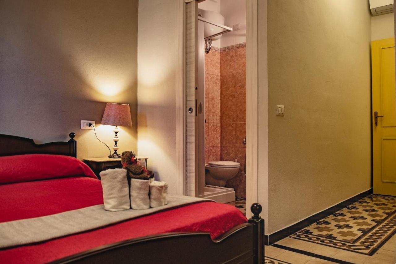 Domo Sa Barra Bed & Breakfast Sant'Antioco Bagian luar foto