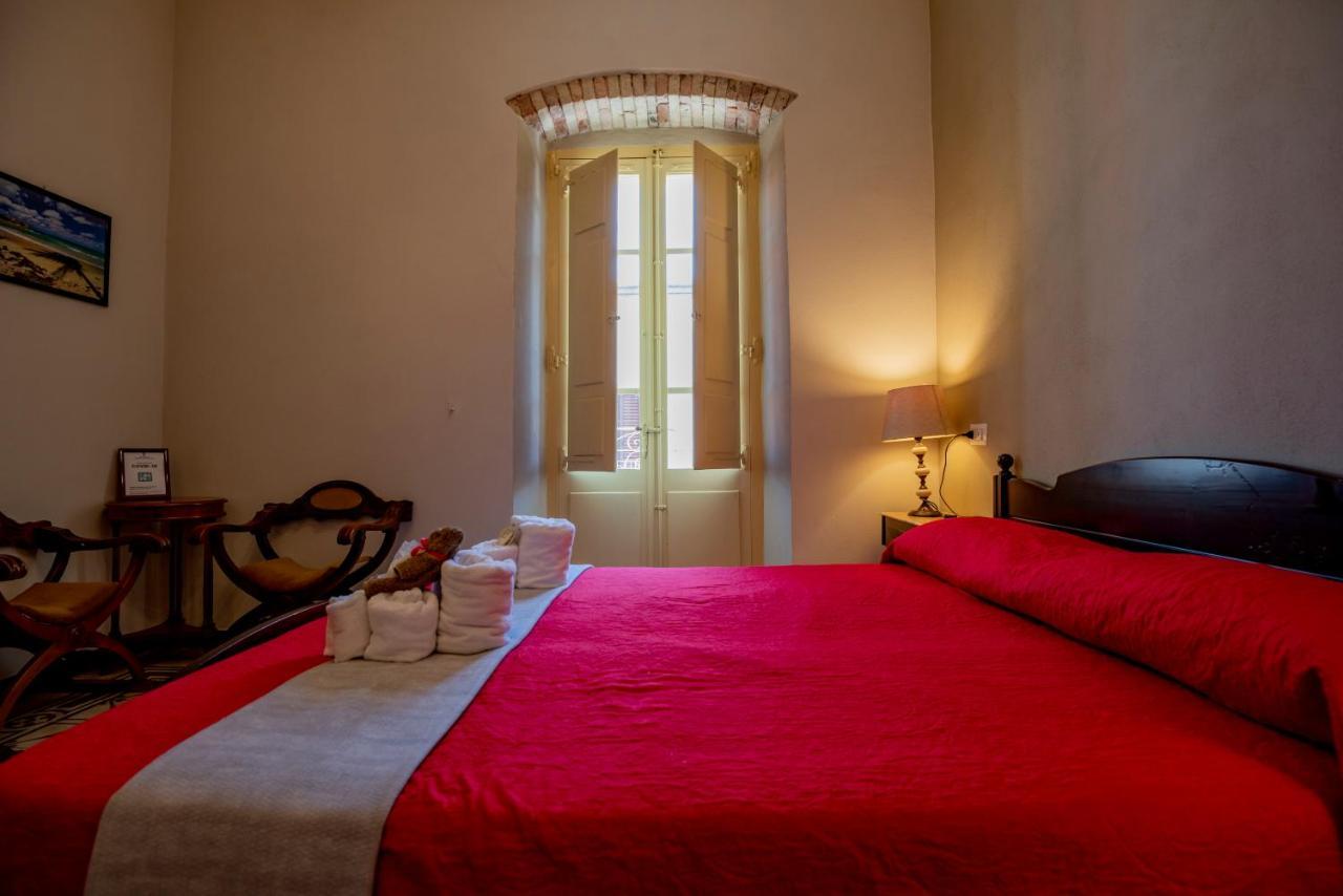 Domo Sa Barra Bed & Breakfast Sant'Antioco Bagian luar foto