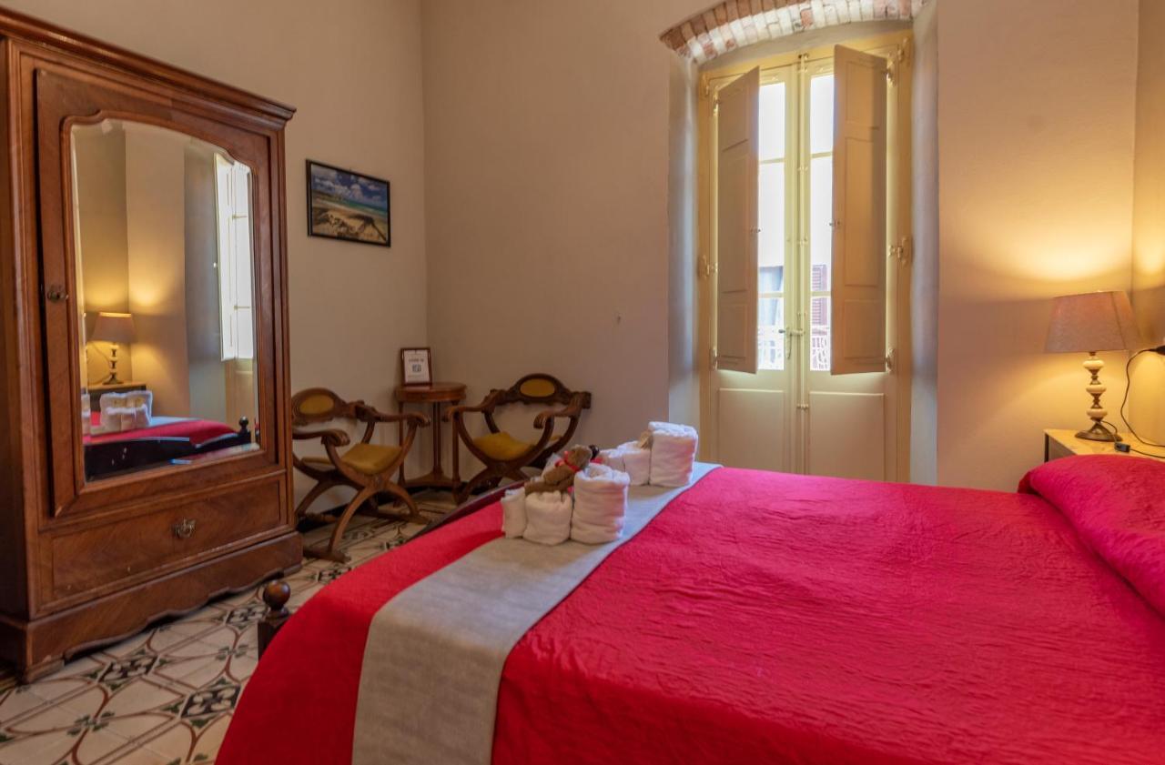 Domo Sa Barra Bed & Breakfast Sant'Antioco Bagian luar foto