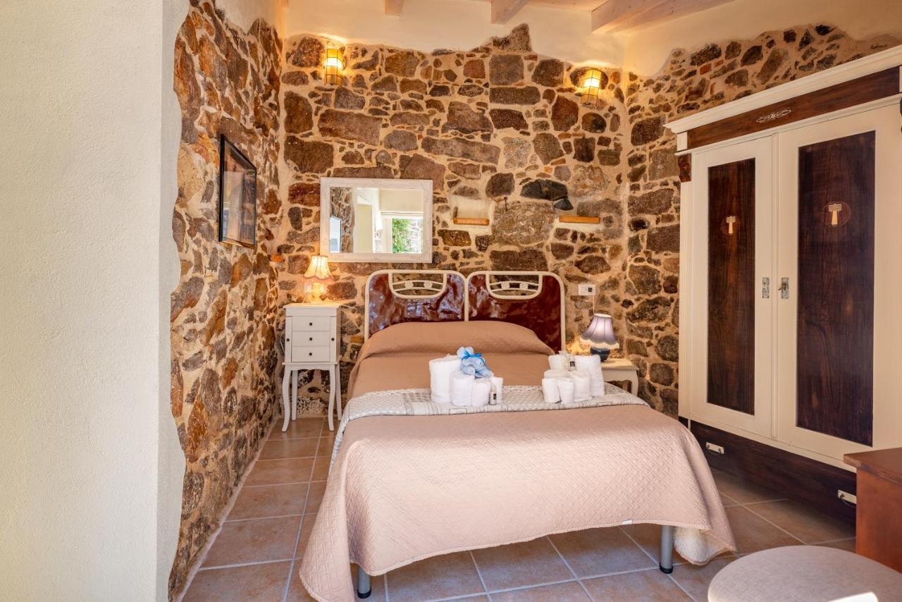 Domo Sa Barra Bed & Breakfast Sant'Antioco Bagian luar foto
